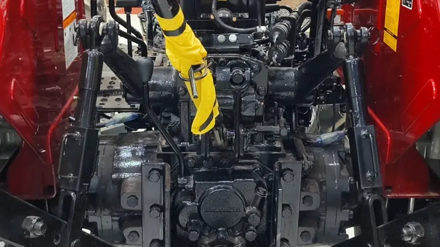 Mahindra Yuvo Tech+ 585 DI - Image 4