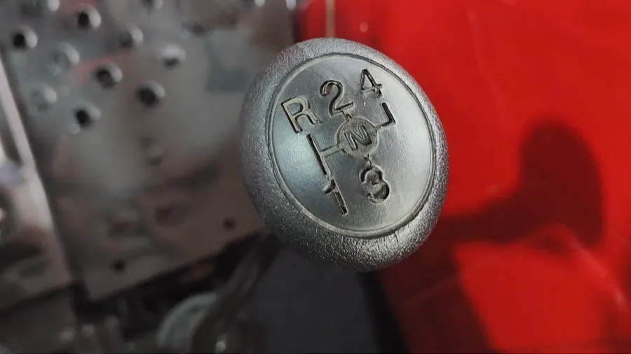 Mahindra 585 YUVO tech plus - Image 3