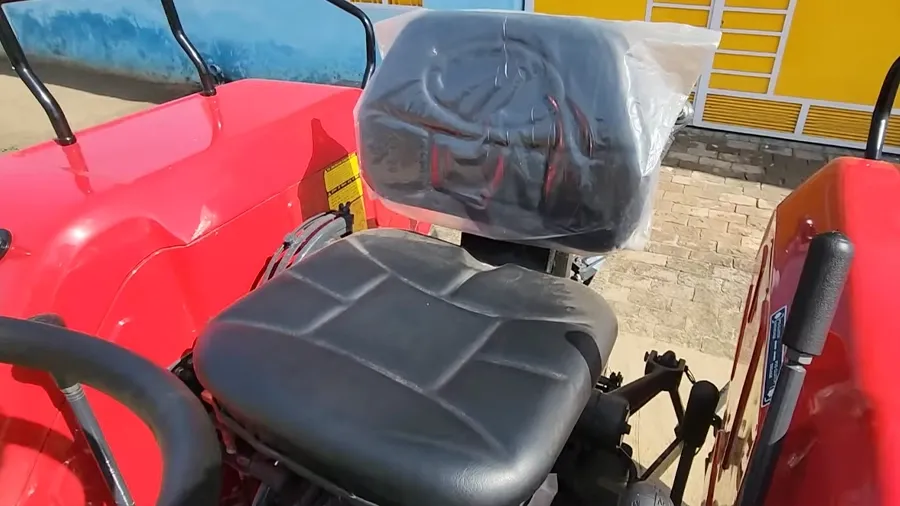 Mahindra 585 YUVO tech plus - Image 5