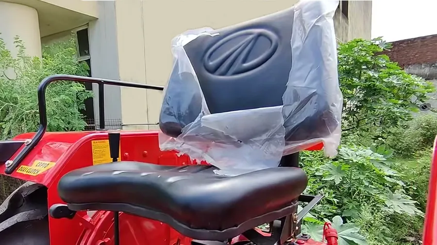 Mahindra 585 DI XP Plus - Image 4