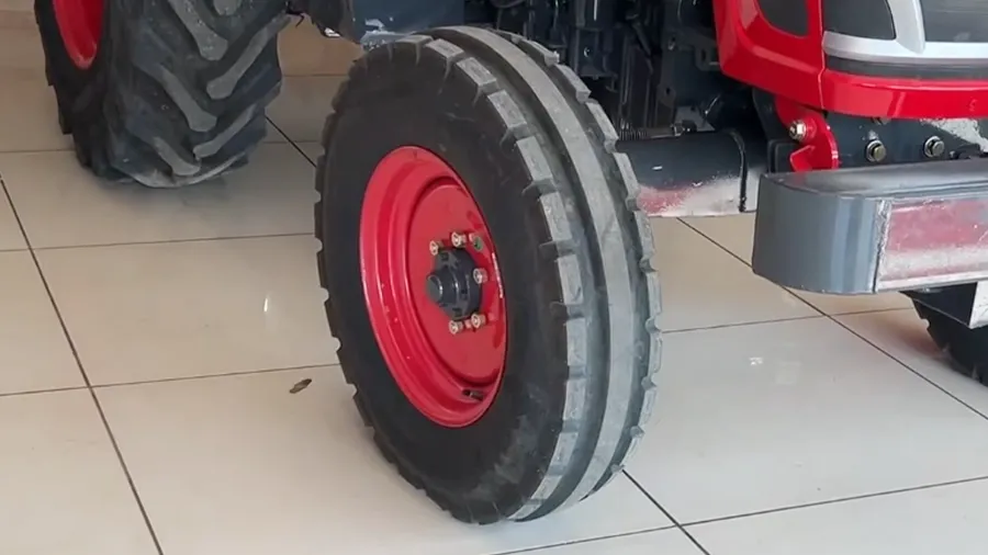 Mahindra 585 YUVO tech plus - Image 7